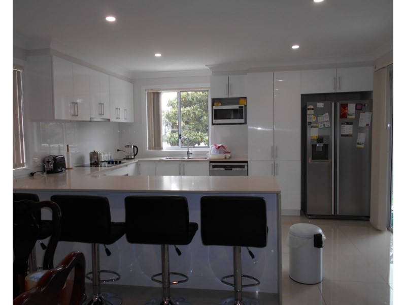 15 Lyndsay Avenue, Smithfield NSW 2164