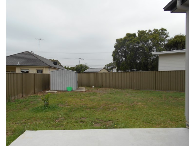 15 Lyndsay Avenue, Smithfield NSW 2164