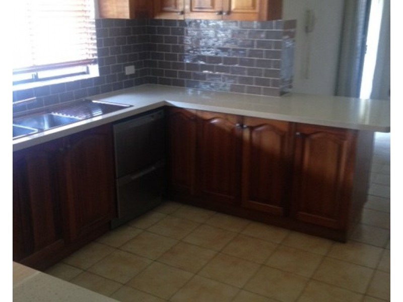 3 Grevillea Close, Bossley Park NSW 2176