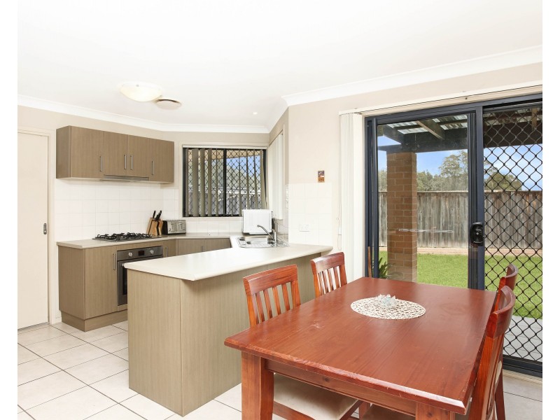 76 Coffs Harbour Avenue, Hoxton Park NSW 2171