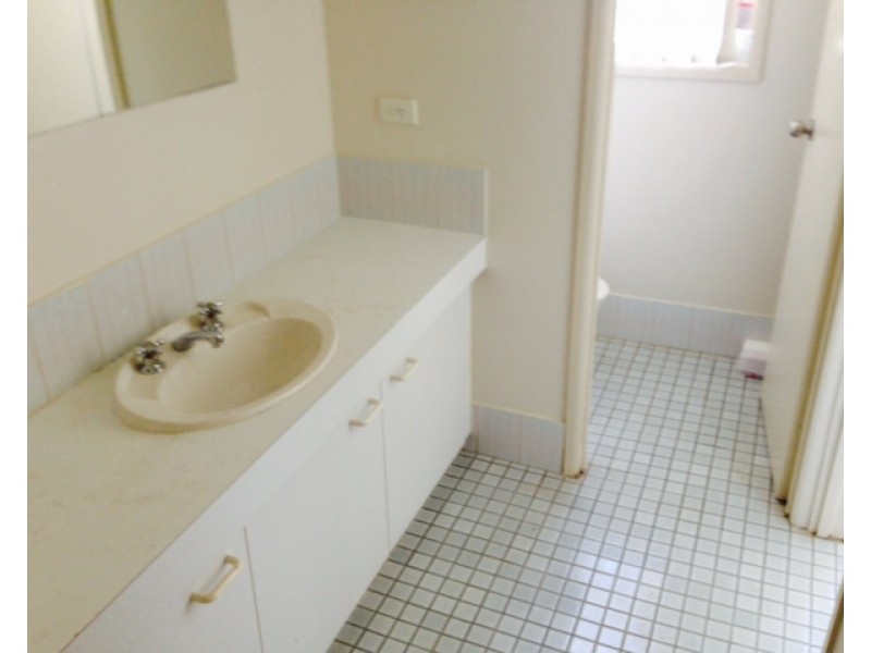 1 Usher Close, Abbotsbury NSW 2176