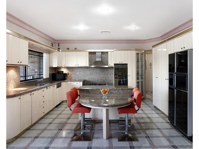 27 Garrison Road, Bossley Park NSW 2176