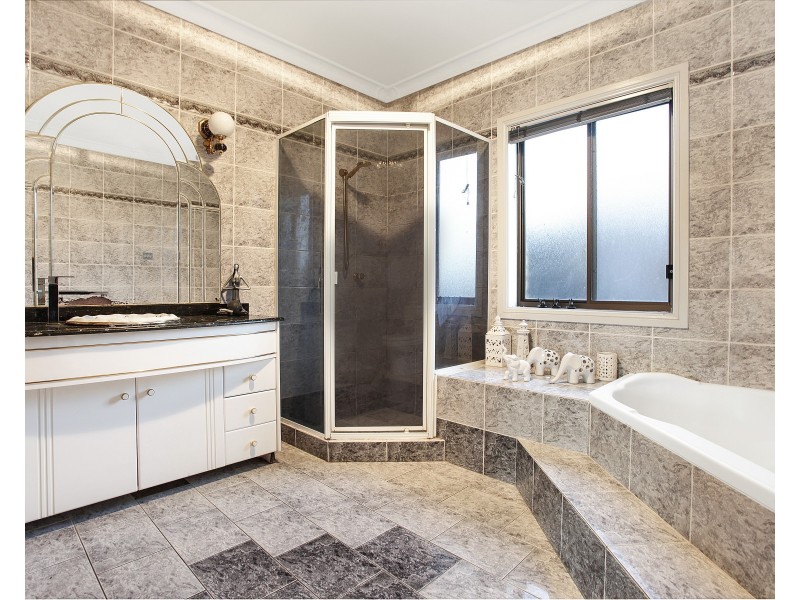 27 Garrison Road, Bossley Park NSW 2176