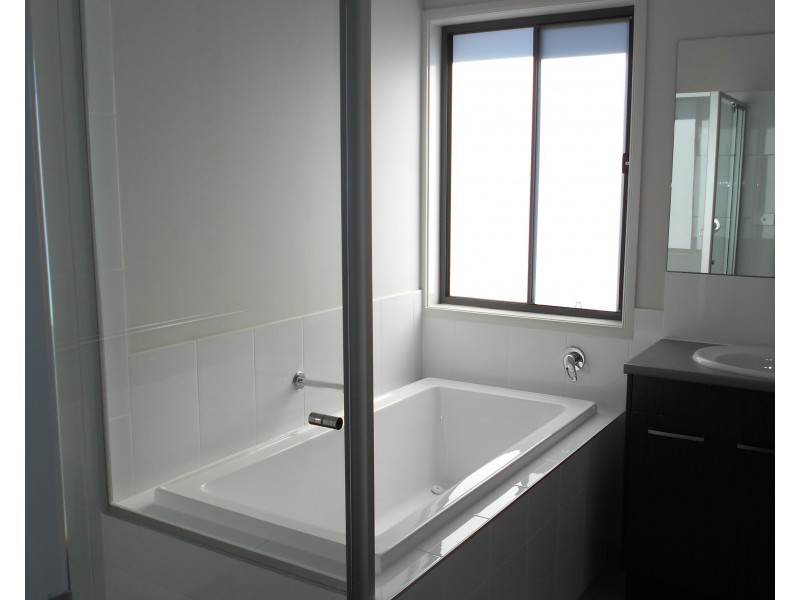 76 Nicholson Parade, Spring Farm NSW 2570
