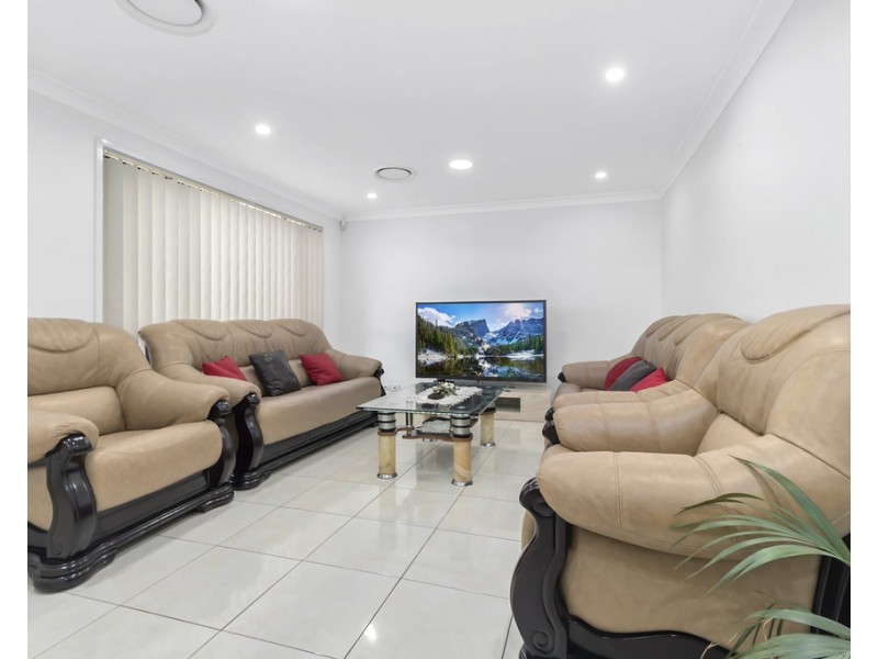 152 Quarry Road, Bossley Park NSW 2176
