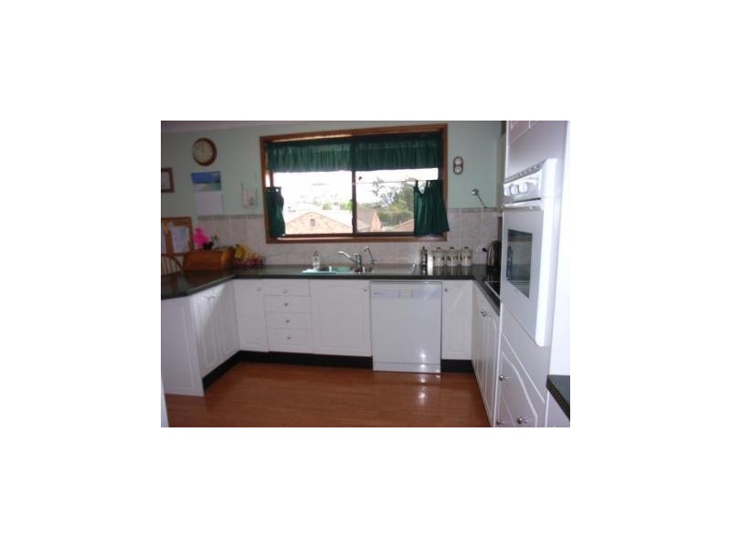 16 Christie Street, Prairiewood NSW 2176