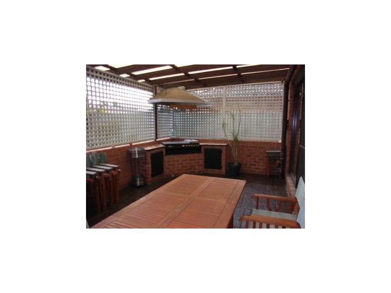 16 Christie Street, Prairiewood NSW 2176