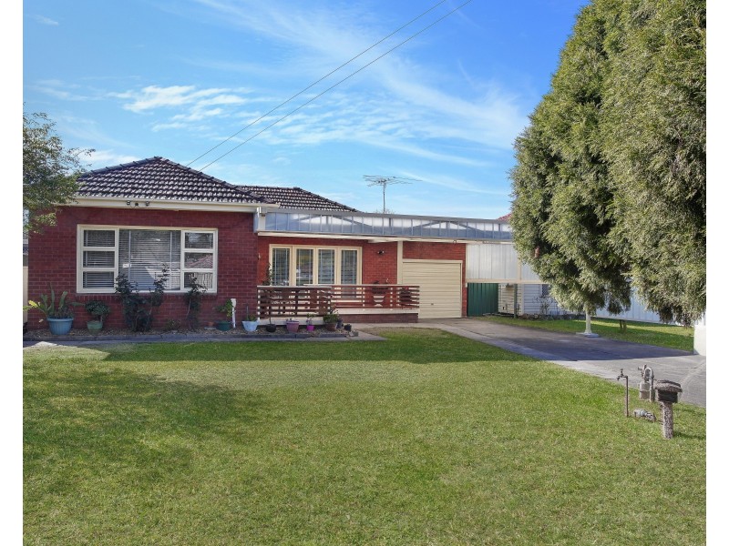 4 Smiths Avenue, Cabramatta NSW 2166