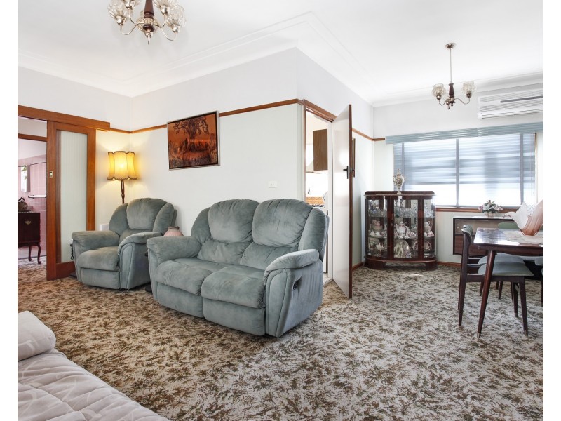 4 Smiths Avenue, Cabramatta NSW 2166