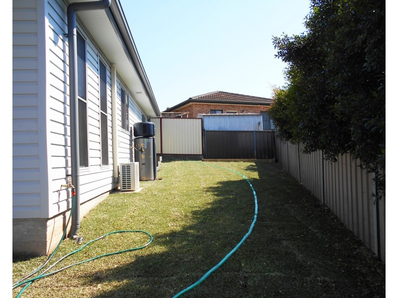 4A Glen Elgin Crescent, Edensor Park NSW 2176