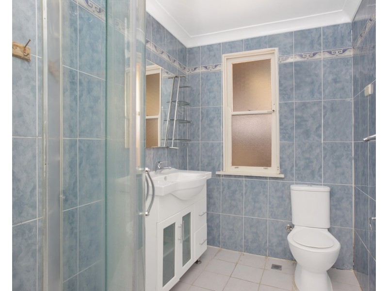 31 Van Dieman Crescent, Fairfield West NSW 2165