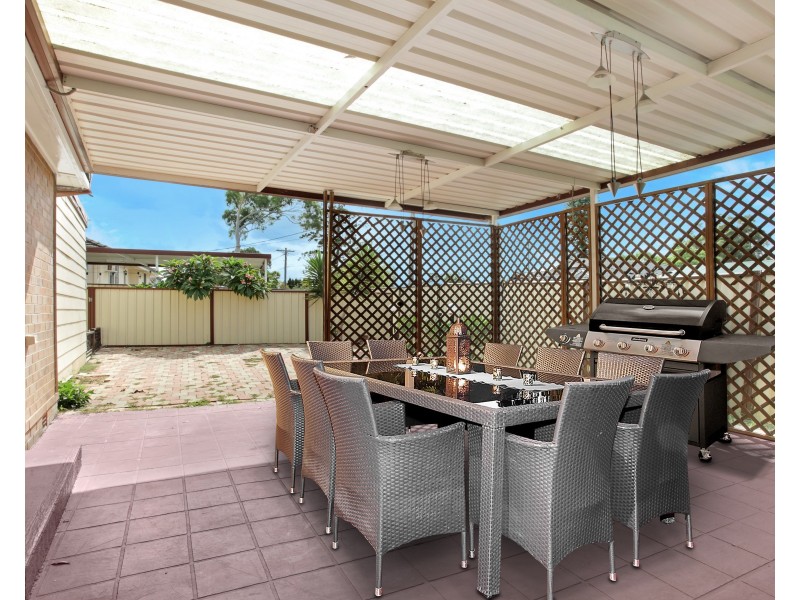 31 Van Dieman Crescent, Fairfield West NSW 2165