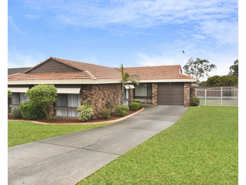 7 Loxton Place, Bossley Park NSW 2176