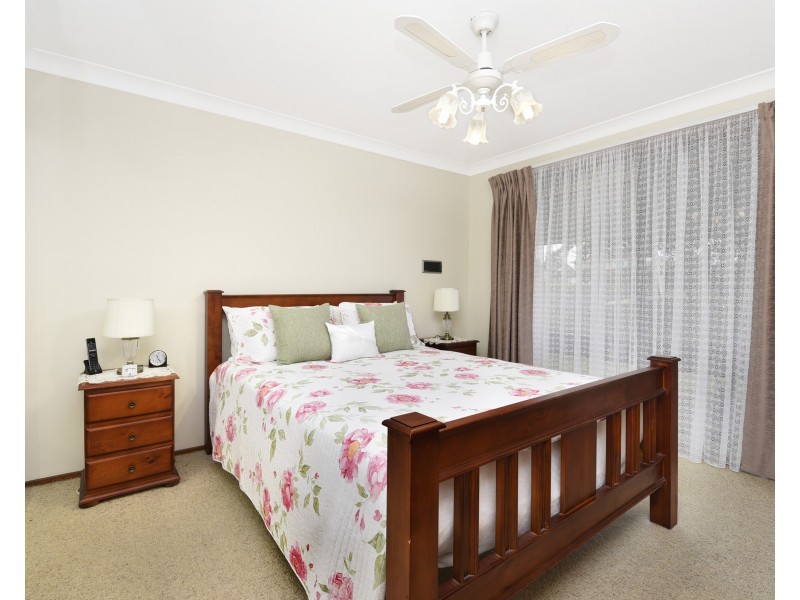 7 Loxton Place, Bossley Park NSW 2176