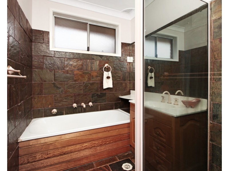 11 Hillend Place, Wakeley NSW 2176