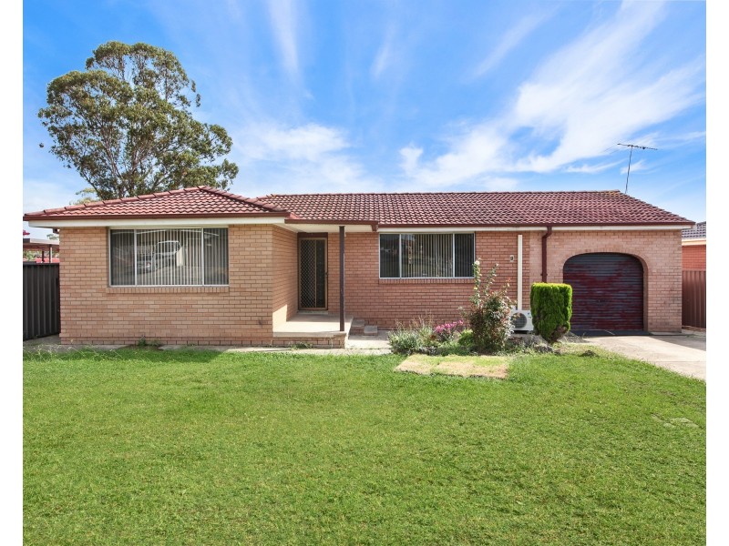 8 Pueblo Street, Greenfield Park NSW 2176