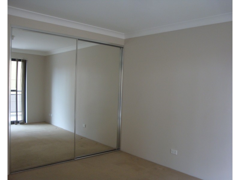 Unit 4, 16-18 Bigge Street, Liverpool NSW 2170