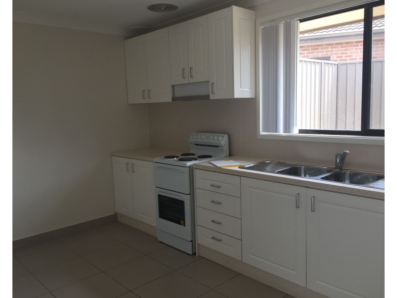 10 Brahma Close, Bossley Park NSW 2176