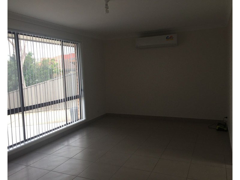 10 Brahma Close, Bossley Park NSW 2176