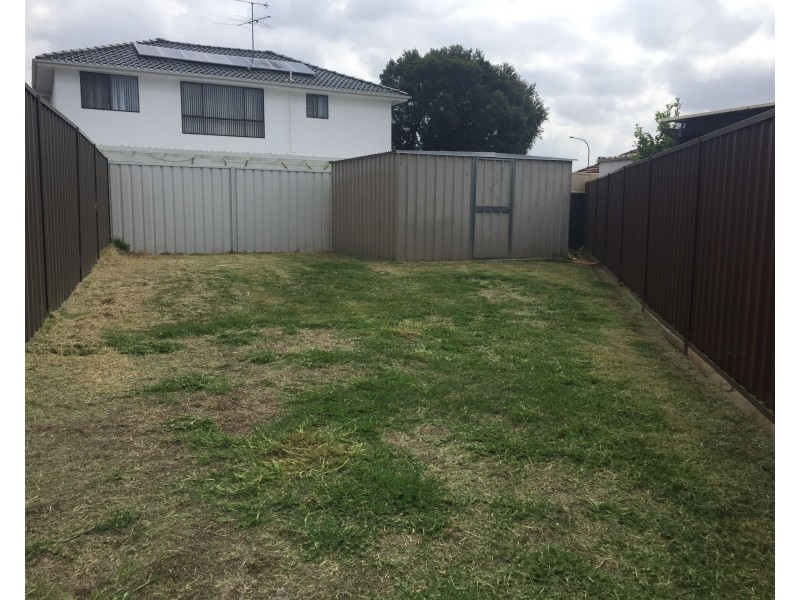 10 Brahma Close, Bossley Park NSW 2176