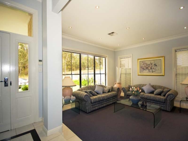 8 Rafter Crescent, Abbotsbury NSW 2176