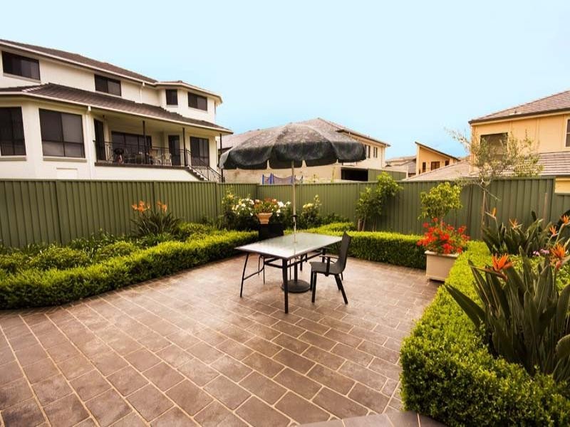 8 Rafter Crescent, Abbotsbury NSW 2176