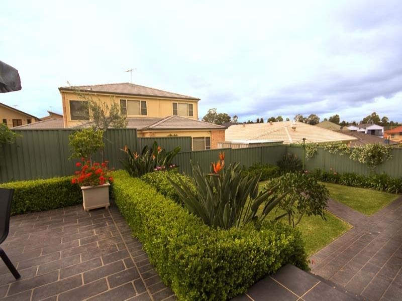 8 Rafter Crescent, Abbotsbury NSW 2176
