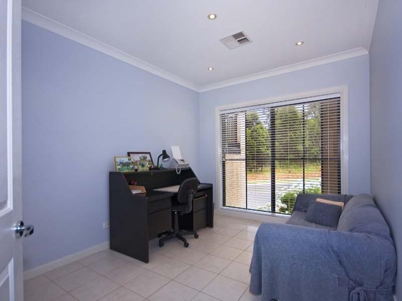 8 Rafter Crescent, Abbotsbury NSW 2176