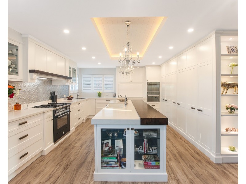 6 Avalon Close, Bossley Park NSW 2176