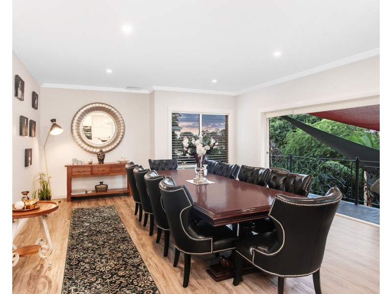 6 Avalon Close, Bossley Park NSW 2176