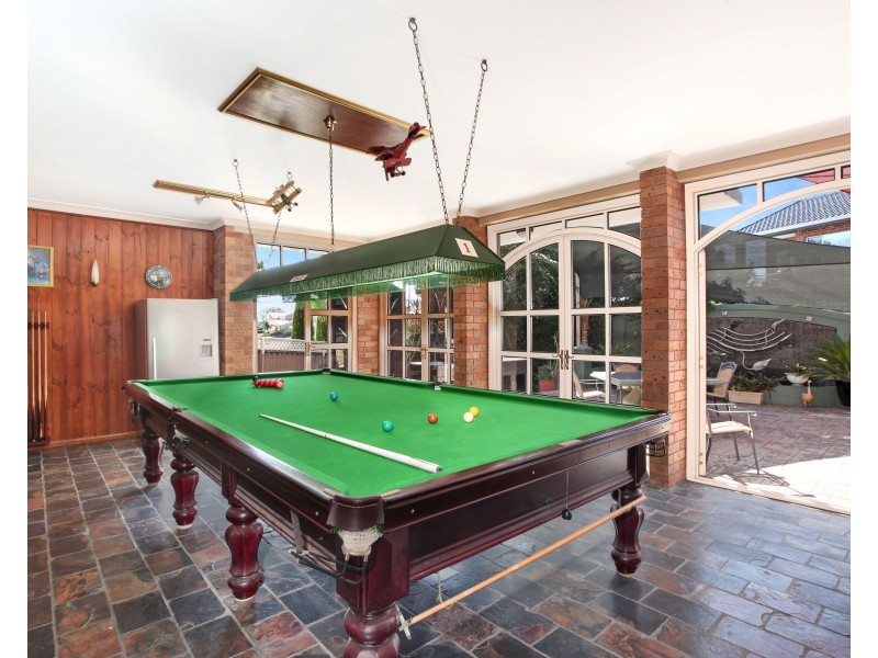 6 Avalon Close, Bossley Park NSW 2176