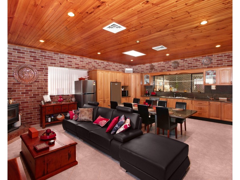 25 Restwell Road, Bossley Park NSW 2176