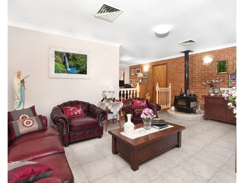 25 Restwell Road, Bossley Park NSW 2176