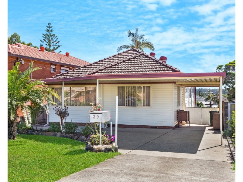 39 Rowley Street, Smithfield NSW 2164