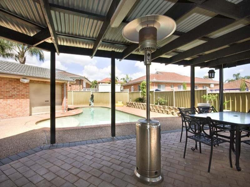 15 Rhys Place, Edensor Park NSW 2176