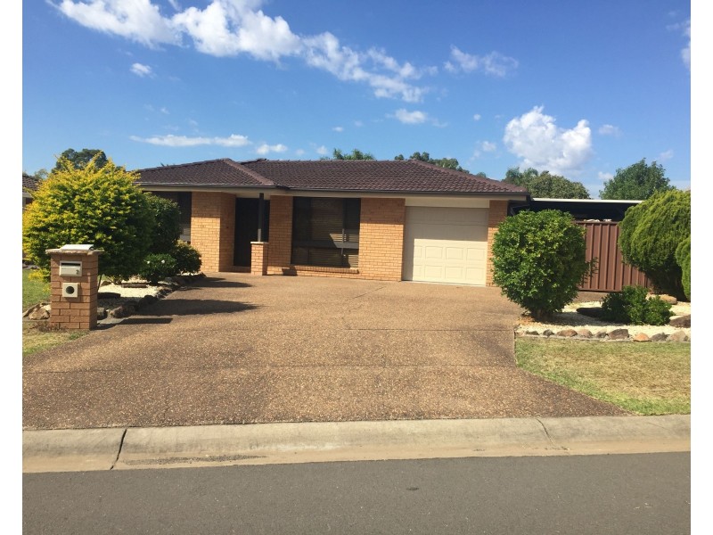 2 Usher Close, Abbotsbury NSW 2176