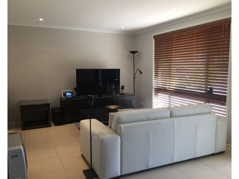 2 Usher Close, Abbotsbury NSW 2176