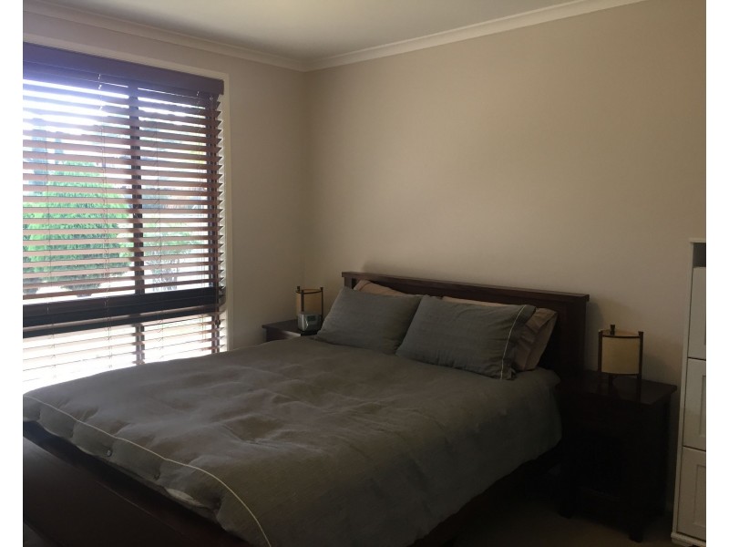 2 Usher Close, Abbotsbury NSW 2176