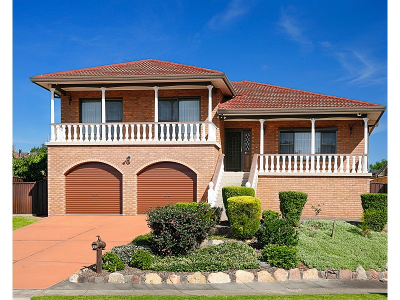 14 Glenfern Crescent, Bossley Park NSW 2176