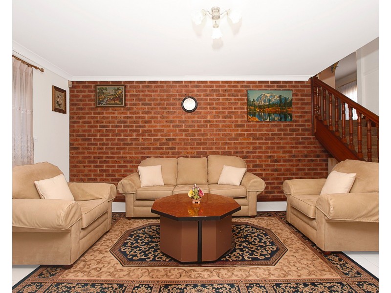 14 Glenfern Crescent, Bossley Park NSW 2176