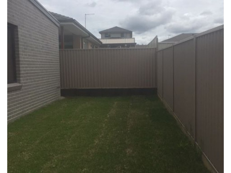 232 Mciver Avenue, Middleton Grange NSW 2171