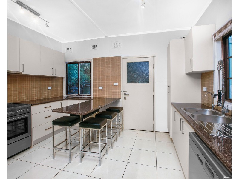 10 Renfrew Street, Guildford NSW 2161