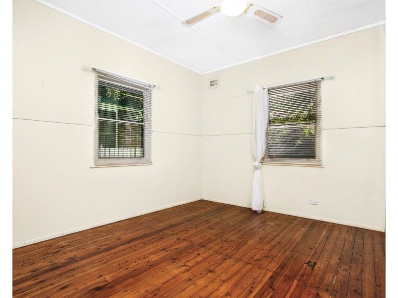 10 Renfrew Street, Guildford NSW 2161