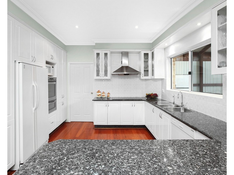 5 Mollymook Street, Prestons NSW 2170