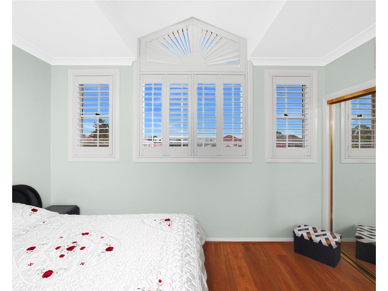 5 Mollymook Street, Prestons NSW 2170