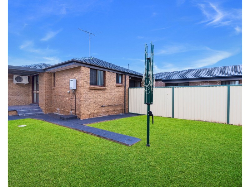 7 Benghazi Street, Bossley Park NSW 2176