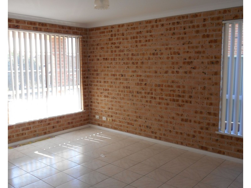 12 Hollydene Crescent, Edensor Park NSW 2176