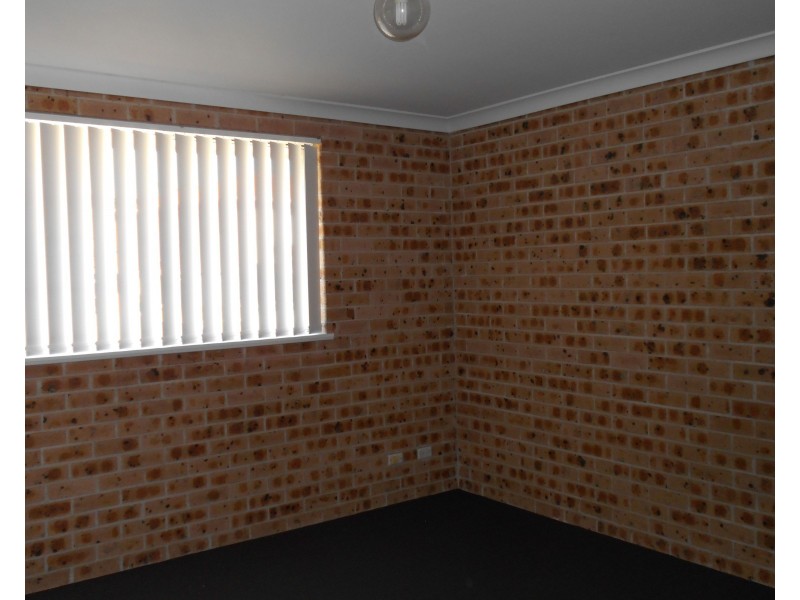 12 Hollydene Crescent, Edensor Park NSW 2176