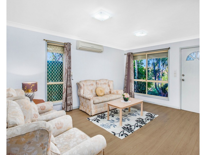 2/125 Humphries Road, St Johns Park NSW 2176