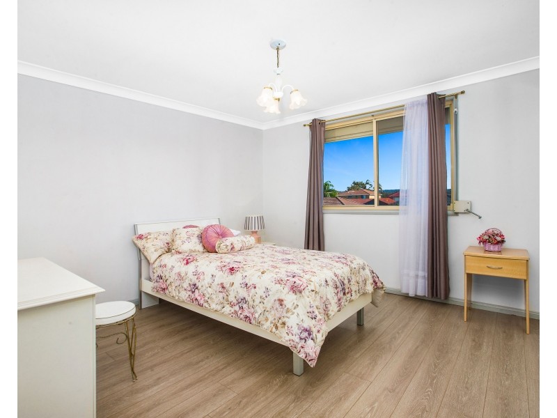 2/125 Humphries Road, St Johns Park NSW 2176